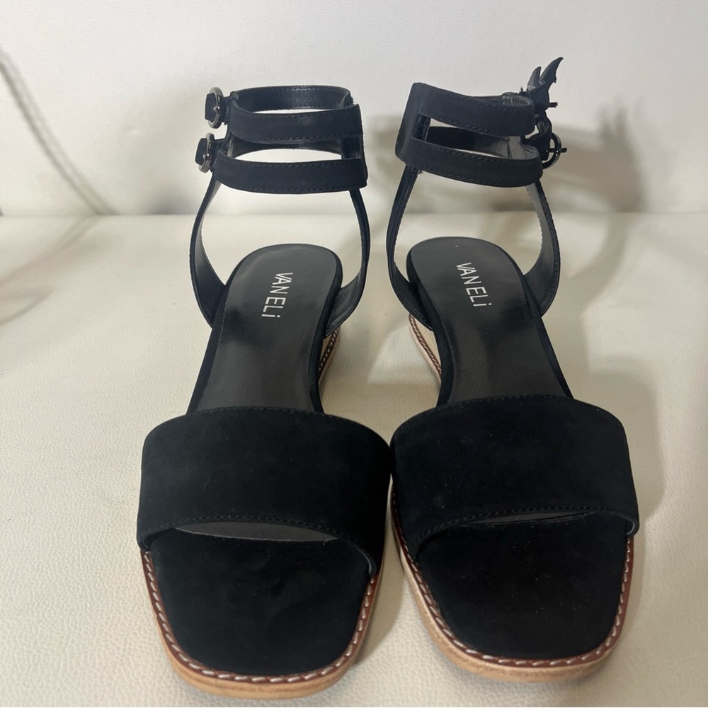 Vaneli Black Sandals Minimalist Design NWOT - Picture 2 of 10